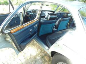 Image 48/60 of Jaguar XJ 6 4.2 (1972)