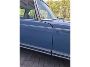 Image 10/50 de Mercedes-Benz 280 SL (1970)
