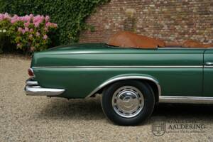 Afbeelding 40/50 van Mercedes-Benz 220 SE b (1964)