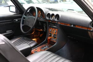 Image 33/37 of Mercedes-Benz 420 SL (1988)