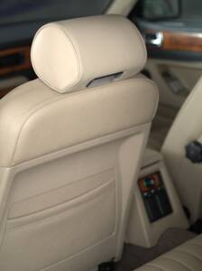 Bild 26/37 von Jaguar Sovereign 3.6 (1988)