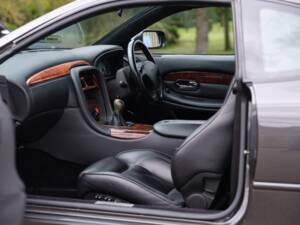 Bild 18/42 von Aston Martin DB 7 Vantage (2001)