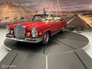Image 1/40 of Mercedes-Benz 280 SE (1969)