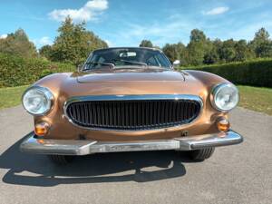 Image 16/73 of Volvo 1800 ES (1972)