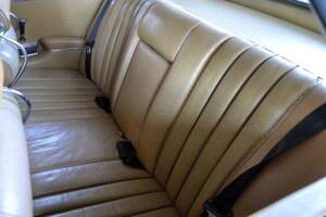 Image 13/17 of Mercedes-Benz 220 SE b (1964)