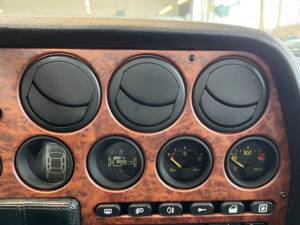 Image 14/47 of Lancia Thema 8.32 (1989)
