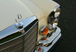Image 18/50 of Mercedes-Benz 280 SE (1971)