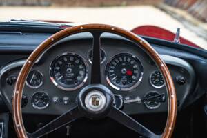 Bild 28/39 von Aston Martin DB 6 (1967)