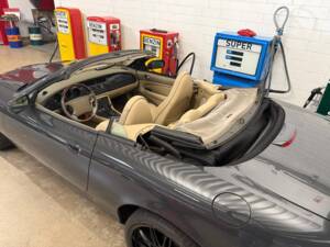 Image 20/21 of Jaguar XKR (1998)