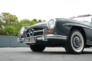 Image 30/50 de Mercedes-Benz 190 SL (1961)