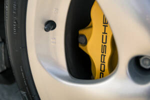 Image 21/51 of Porsche 911 GT2 (2001)