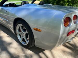 Image 48/50 of Chevrolet Corvette (2001)