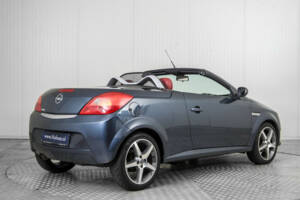 Image 2/50 de Opel Tigra TwinTop 1.4 Twinport (2006)