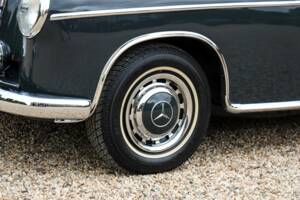 Bild 50/50 von Mercedes-Benz 220 SE Cabriolet (1960)