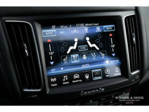 Bild 34/35 von Maserati Levante Trofeo (2020)