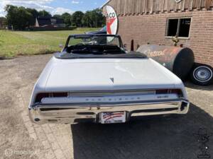 Image 8/50 of Pontiac Parisienne (1967)