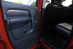 Image 54/82 of Dodge Ram SRT 10 (2005)