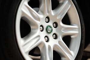 Image 18/42 of Jaguar XK8 4.0 (1999)