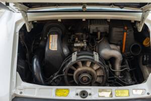 Afbeelding 43/45 van Porsche 911 Carrera 3.2 (WTL) (1988)