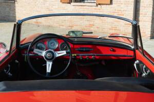 Image 17/50 of Alfa Romeo Giulia 1600 Spider (1964)