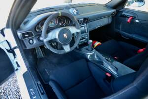 Image 21/50 de Porsche 911 GT3 RS (2010)