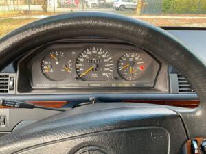 Image 59/148 of Mercedes-Benz 320 TE (1993)