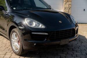 Bild 33/50 von Porsche Cayenne Turbo (2012)