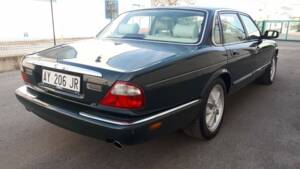 Image 7/11 of Jaguar XJ 8 4.0 Executive (1998)