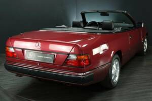 Bild 2/50 von Mercedes-Benz 300 CE-24 (1992)