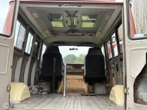 Image 39/50 of Chevrolet G-10 Van (1965)