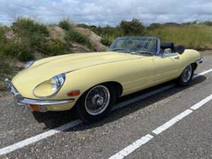Image 3/7 de Jaguar XK-E (1969)
