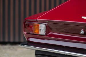 Image 13/20 of Aston Martin V8 (1976)