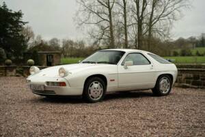 Image 12/49 of Porsche 928 S4 (1990)