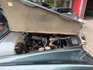 Image 25/36 of Bentley S 3 (1965)