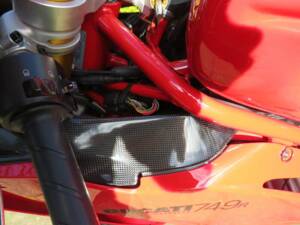 Bild 31/48 von Ducati 749 R (2005)