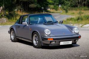 Image 6/44 de Porsche 911 Carrera 3.2 &quot;#250.000 911&quot; (1988)