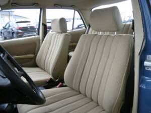 Bild 10/21 von Mercedes-Benz 200 D (1983)