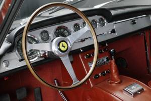 Image 19/28 of Ferrari 250 GT&#x2F;E (1961)