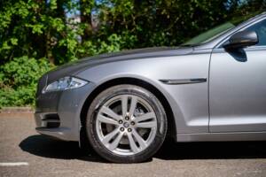 Bild 36/50 von Jaguar XJ 5.0 (2012)