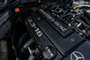 Image 50/69 de Mercedes-Benz 190 E 2.3-16 (1988)