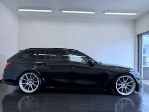 Image 6/34 of BMW M3 Competition Touring xDrive (2025)