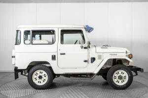 Image 10/50 of Toyota Land Cruiser BJ 40 (1977)
