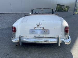 Afbeelding 12/36 van Mercedes-Benz 220 SE Cabriolet (1960)