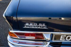Image 20/29 de Mercedes-Benz 220 SE b (1966)