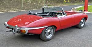 Image 6/49 de Jaguar E-Type (1970)