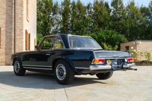 Image 7/50 de Mercedes-Benz 280 SL (1969)