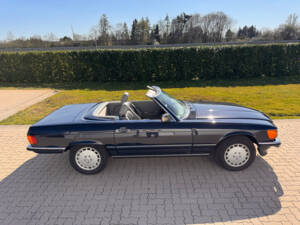 Afbeelding 10/59 van Mercedes-Benz 560 SL (1986)