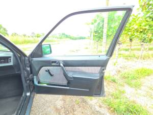 Bild 20/39 von Mercedes-Benz 190 E 1.8 (1992)