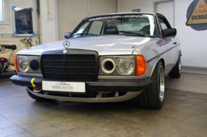 Immagine 8/40 di Mercedes-Benz 280 CE (1980)