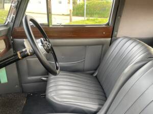 Image 7/12 de Daimler Fifteen Mulliner (1935)